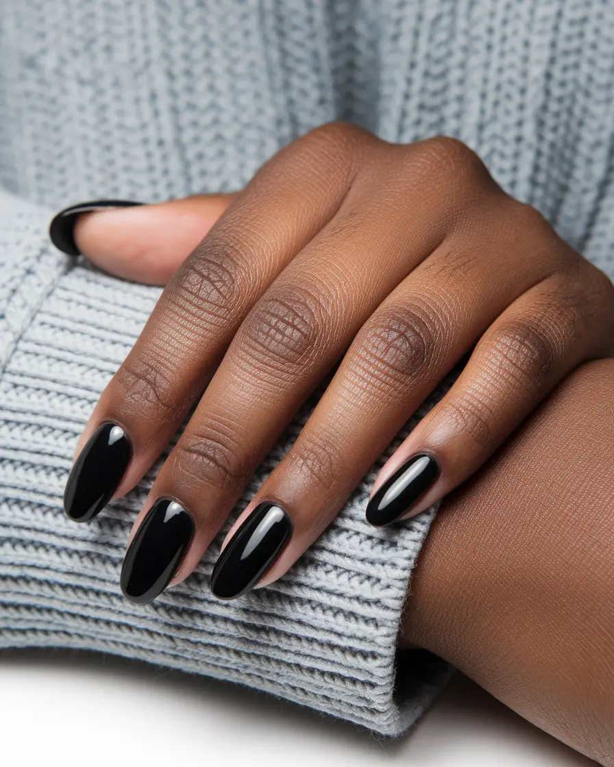 Trendy Fall 2025 Nail Colors for Dark Skin – Patent Noir Oval