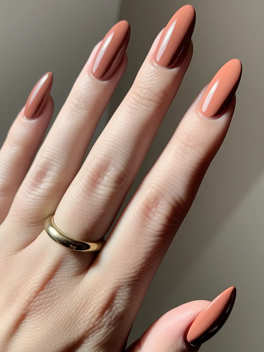 2025 Fall Nail Colors for Fair Skin – Butterscotch Almond Minimalist