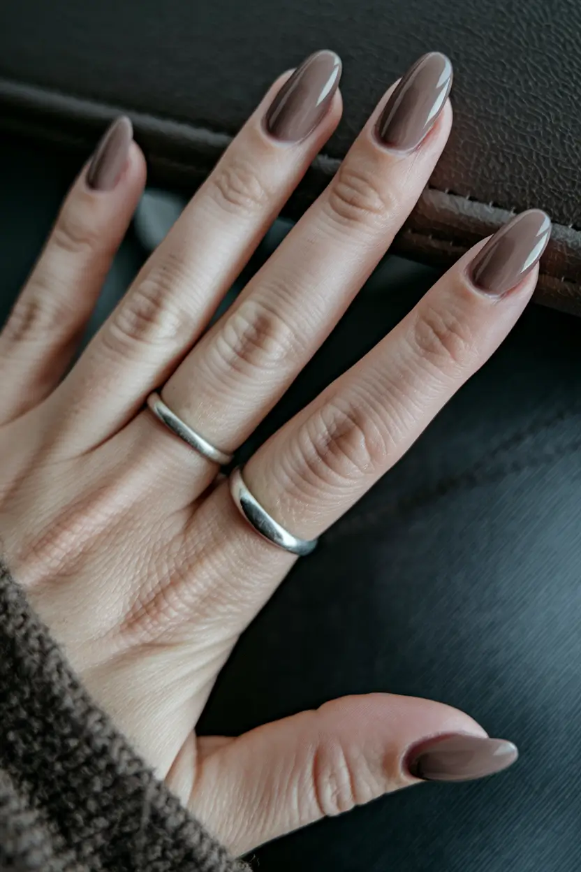 Round Fall Nails 2025 Designs – Glossy Mocha Rounds